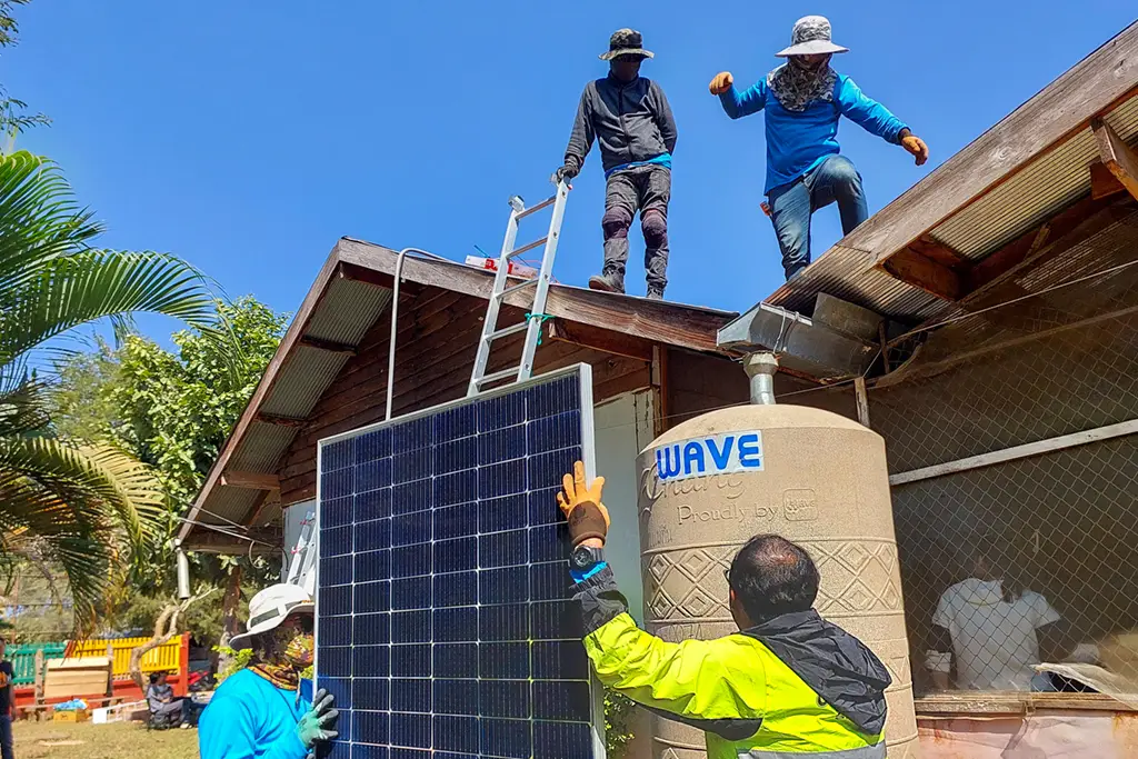 Give Electricity and Help the World with Solar Panels